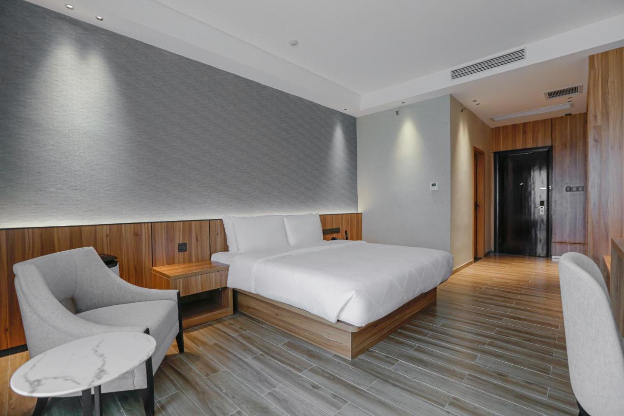 Hotel Casiana & Events Center Tagaytay Managed By Hii Tagaytay City Екстер'єр фото