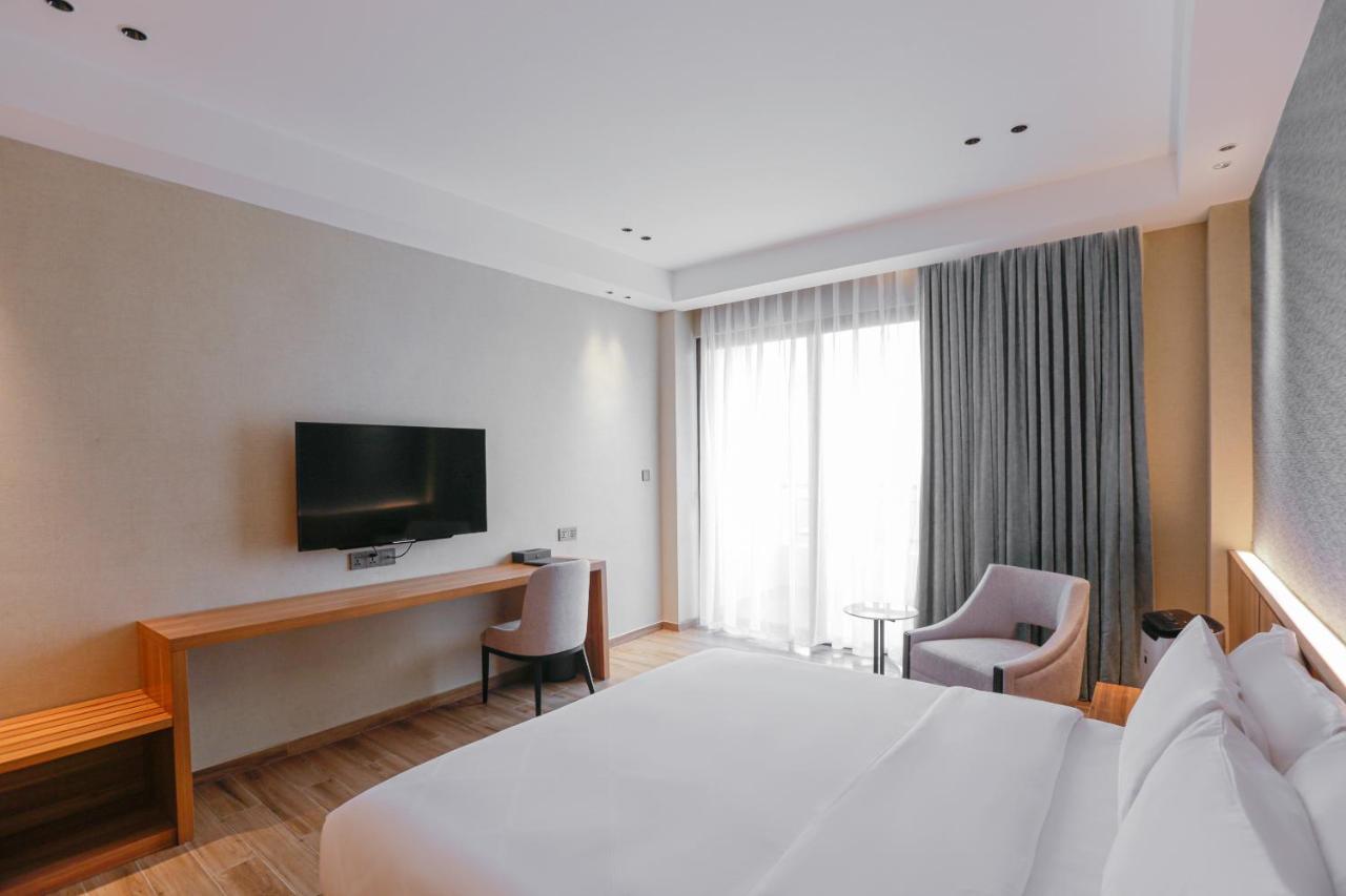 Hotel Casiana & Events Center Tagaytay Managed By Hii Tagaytay City Екстер'єр фото
