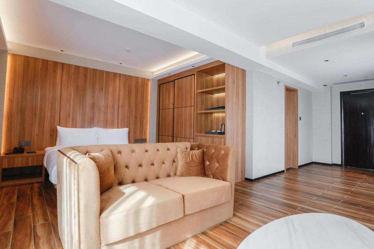 Hotel Casiana & Events Center Tagaytay Managed By Hii Tagaytay City Екстер'єр фото
