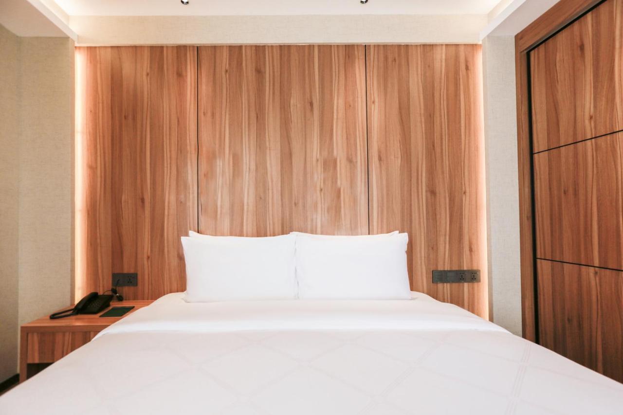 Hotel Casiana & Events Center Tagaytay Managed By Hii Tagaytay City Екстер'єр фото