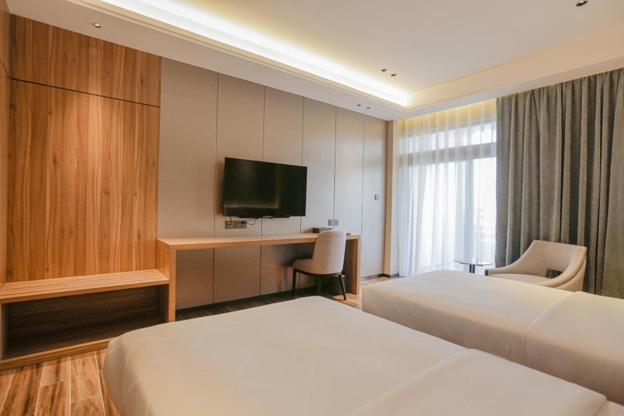 Hotel Casiana & Events Center Tagaytay Managed By Hii Tagaytay City Екстер'єр фото